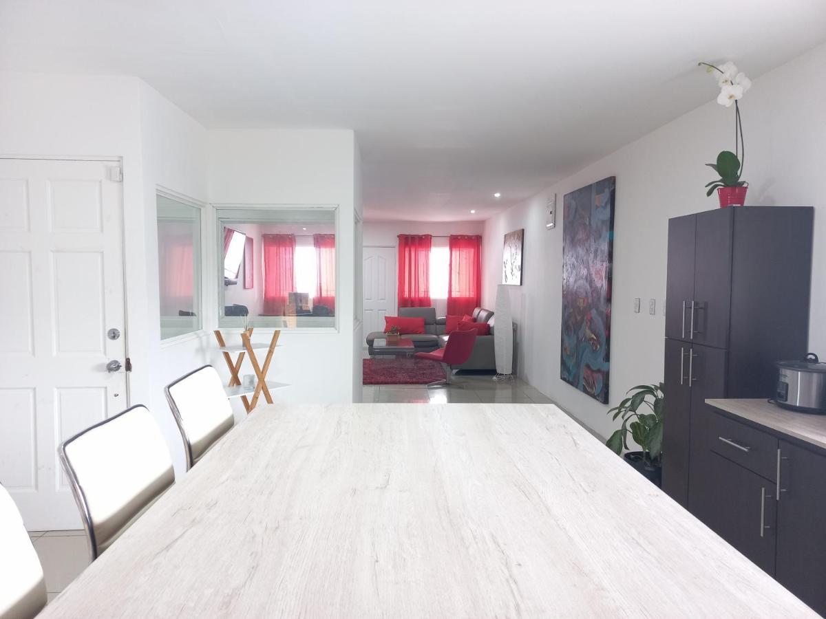 Chambre Double ou Lits Jumeaux avec Salle de Bains Privative